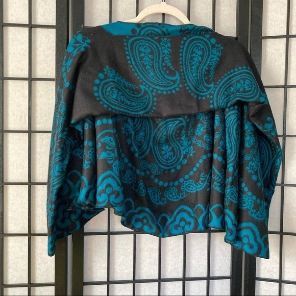 Paisley Patterned Knitted Layered Shawl Poncho Blue Black Medium Large XL - Picture 5 of 5